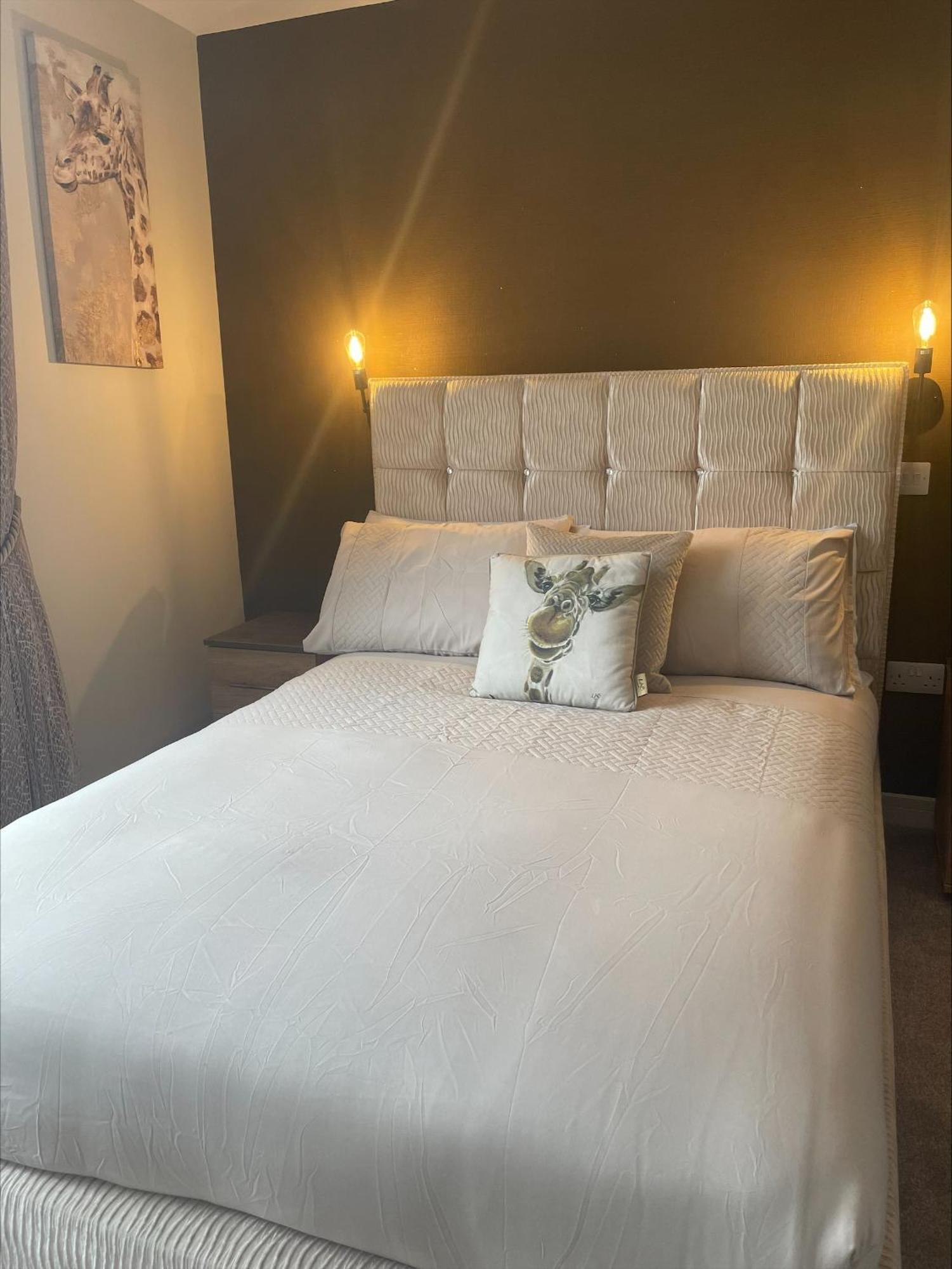 בוקי The Brig & Barrel Hotel מראה חיצוני תמונה