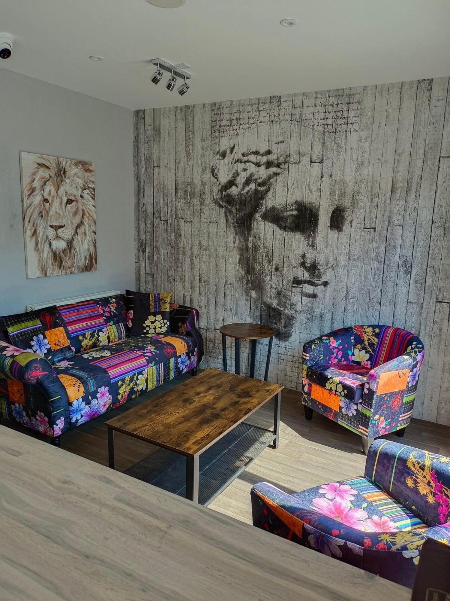 בוקי The Brig & Barrel Hotel מראה חיצוני תמונה